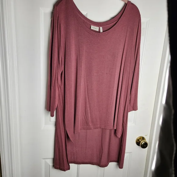 LOGO Women Top and Asymmetrical Tank Size Large - Picture 5 of 7